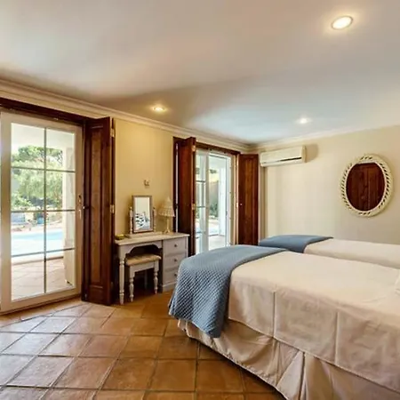 Almancil Sleeps 8 Pool Air Con Wifi T480169